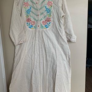 Off White kadhi Salwar set (Top+Pant)and it’s completely a brand new set